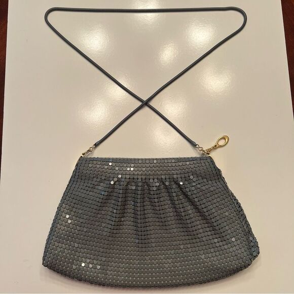 Grey Metal Mesh Evening Bag w/metal handle EYE CATCHIING! Satin interior - Picture 3 of 15